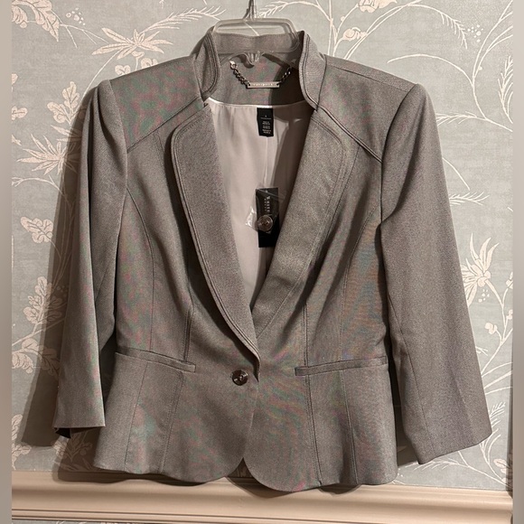 WHBM Cropped Suit Jacket - Picture 7 of 16